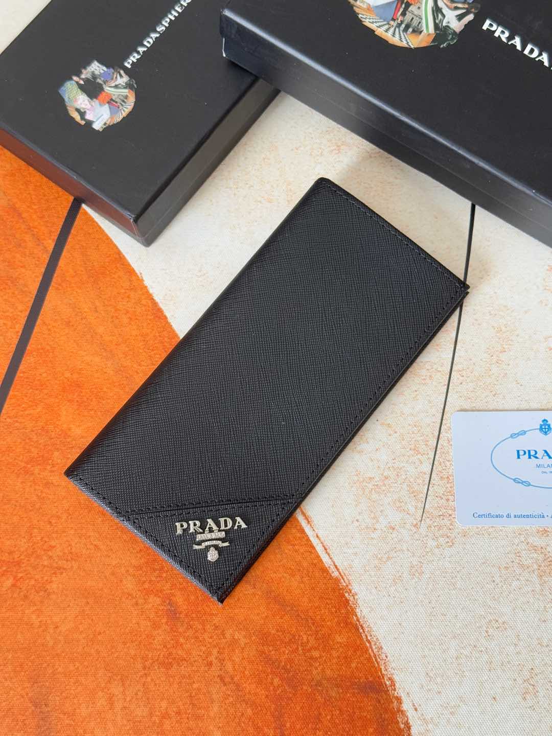 クラシックな西装夹財布 - 上質なイタリア製牛皮使用