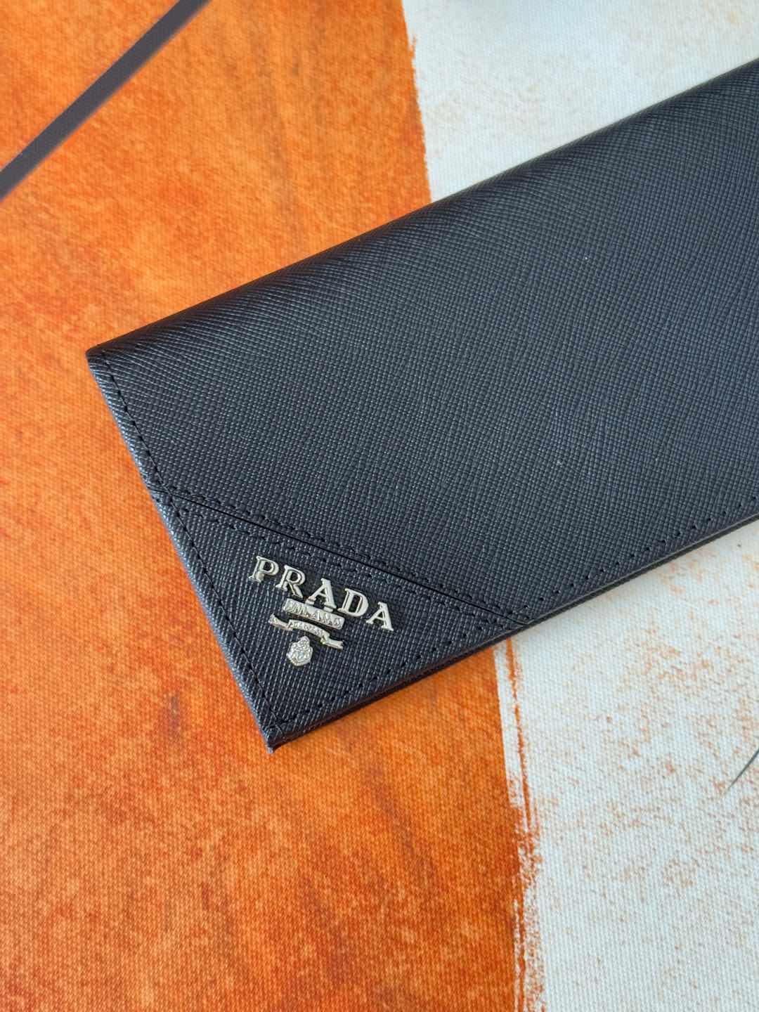 クラシックな西装夹財布 - 上質なイタリア製牛皮使用