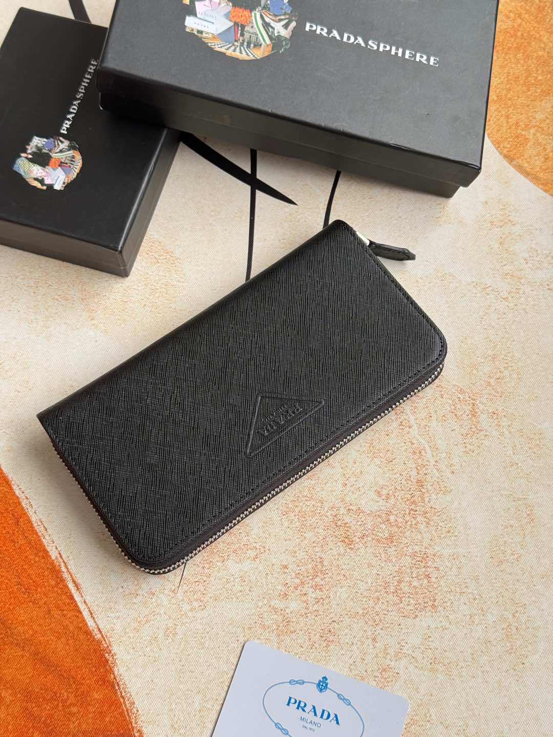 ZPクラシック小型ラウンドファスナー財布 - イタリア製牛皮使用