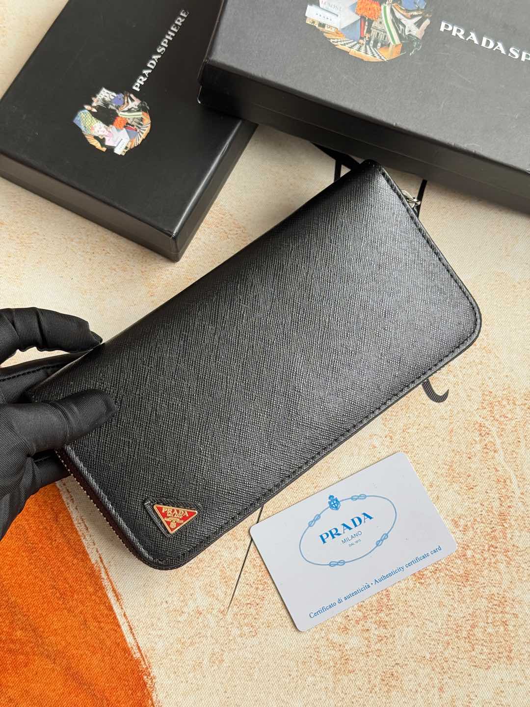 ZPクラシック小型単ラウンドファスナー財布 - イタリア製牛皮使用