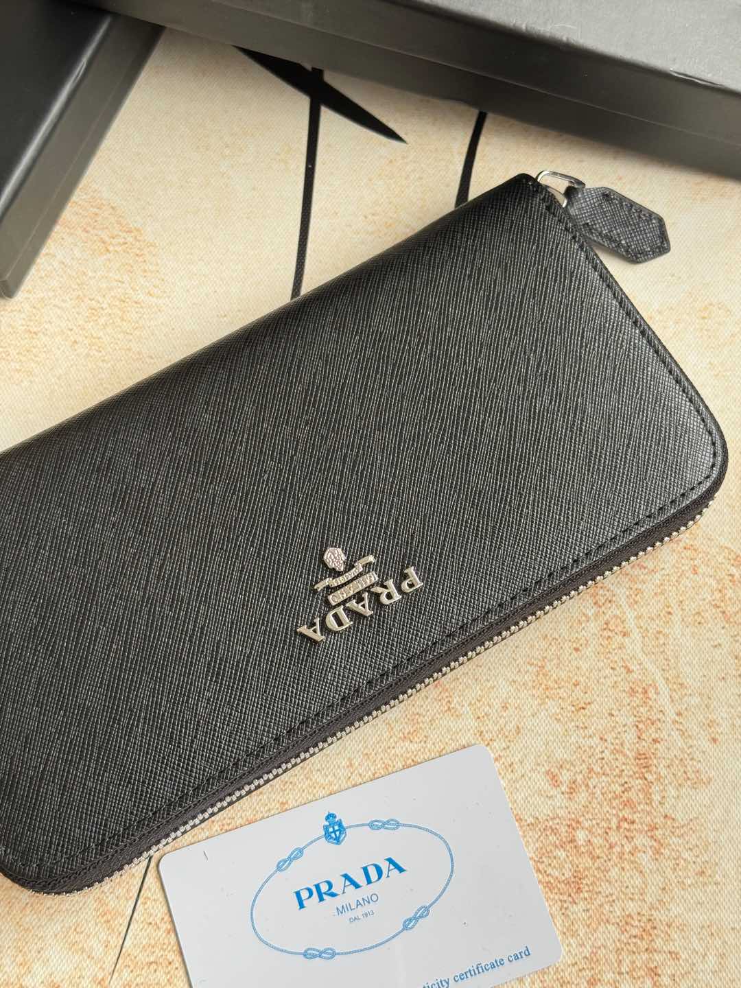 ZPクラシック小型単拉链財布 - イタリア製牛皮使用