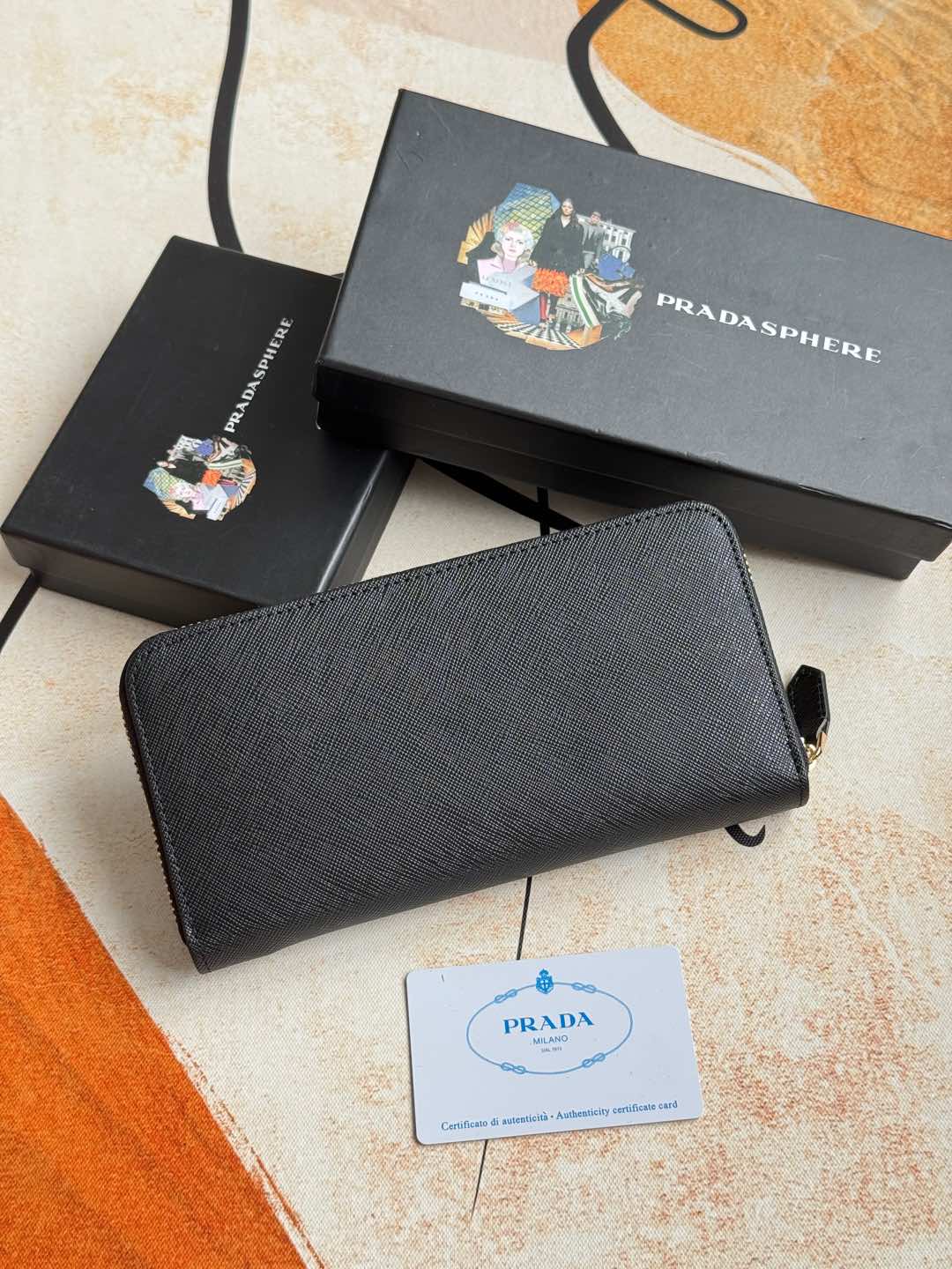 ZPクラシック単拉链財布 - イタリア製の高級牛皮素材