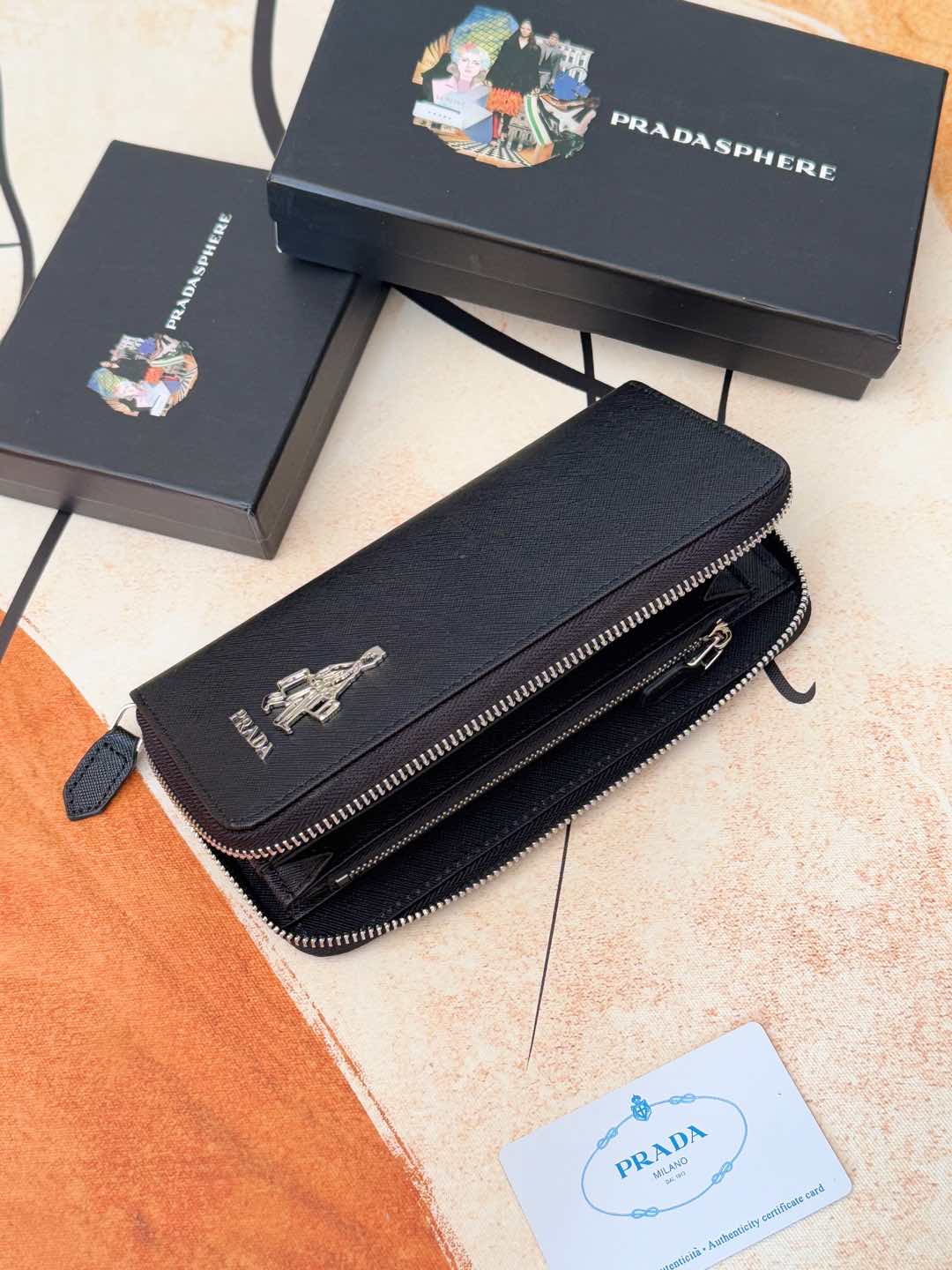 ZPクラシック小型単拉链財布 - イタリア製牛皮使用