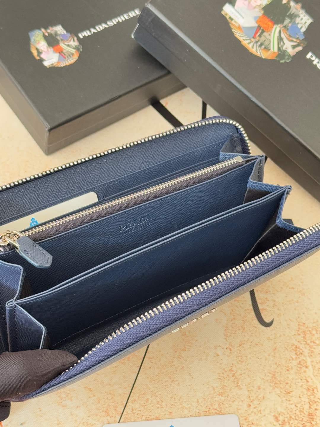 ZPクラシック小型ラウンドファスナー財布 - イタリア製牛皮使用