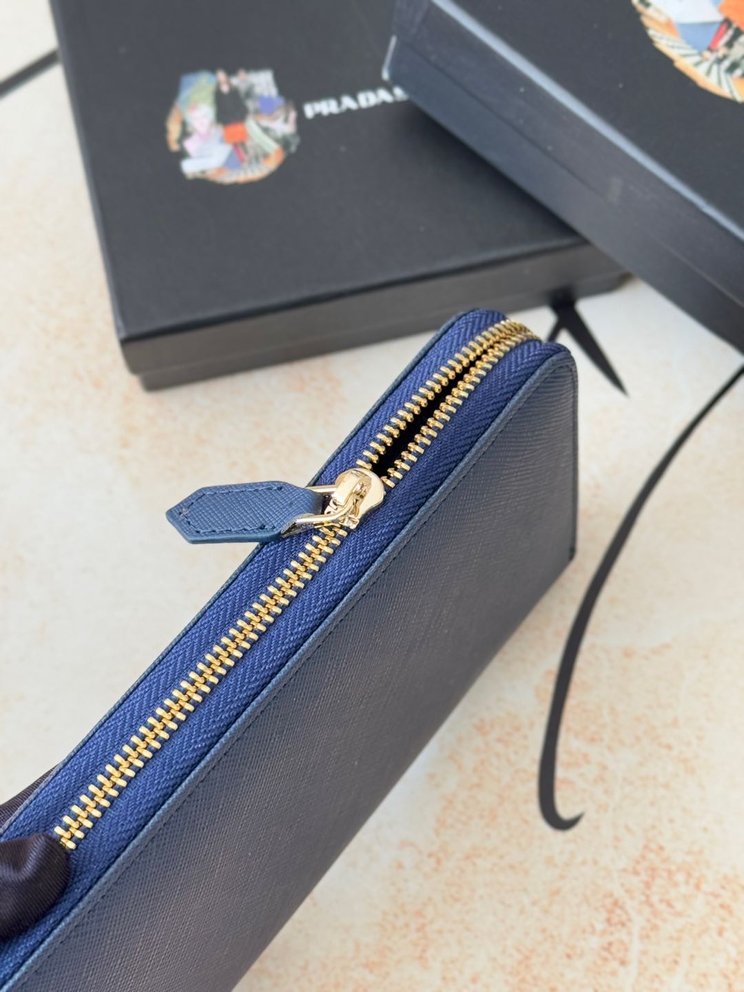 ZPクラシック小型ラウンドファスナー財布 - イタリア製高級牛皮使用