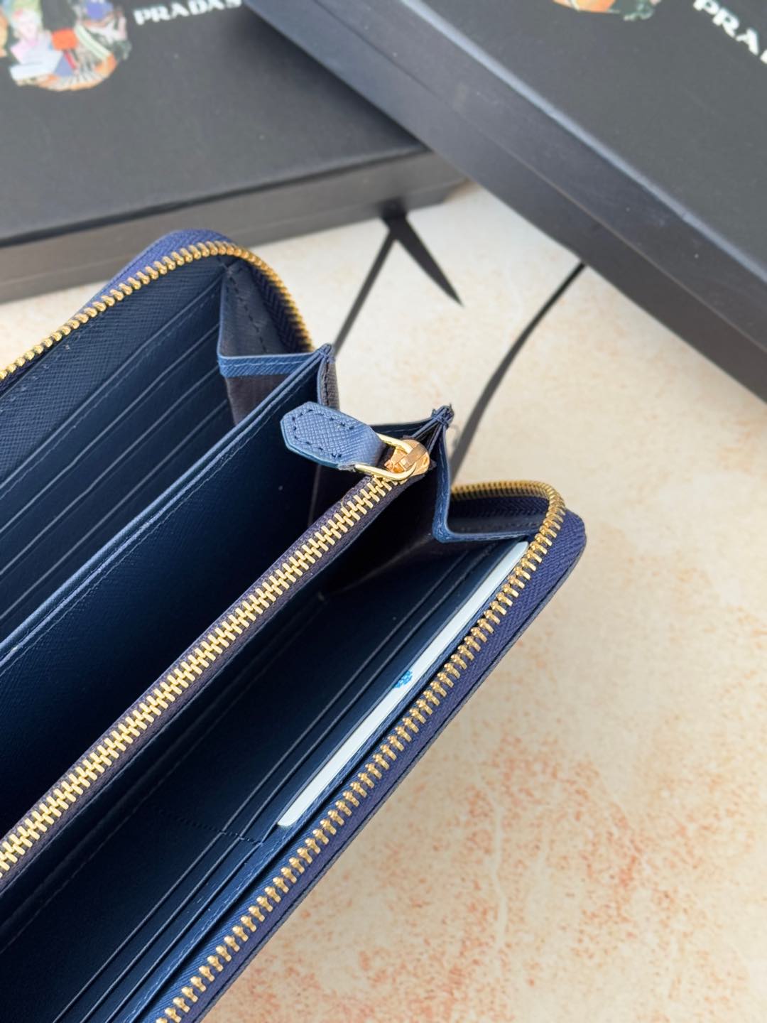 ZPクラシック小型ラウンドファスナー財布 - イタリア製高級牛皮使用