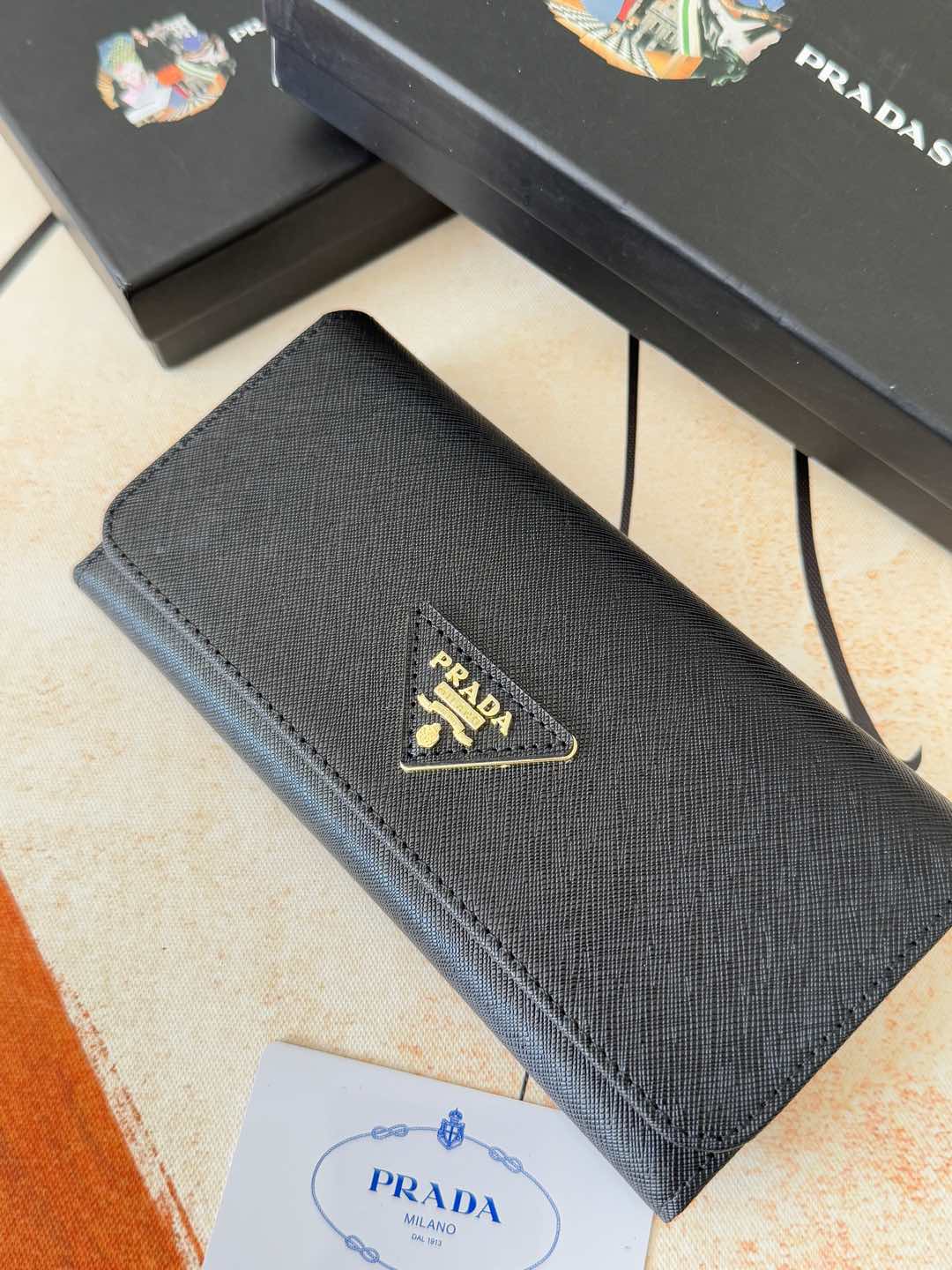 プラダ LM1132散字標 金色五金の高品質バッグ