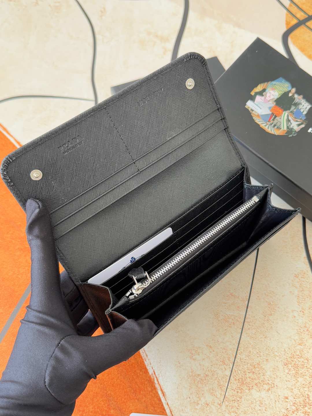 プラダ LM1132 クラシックバック 最高品質