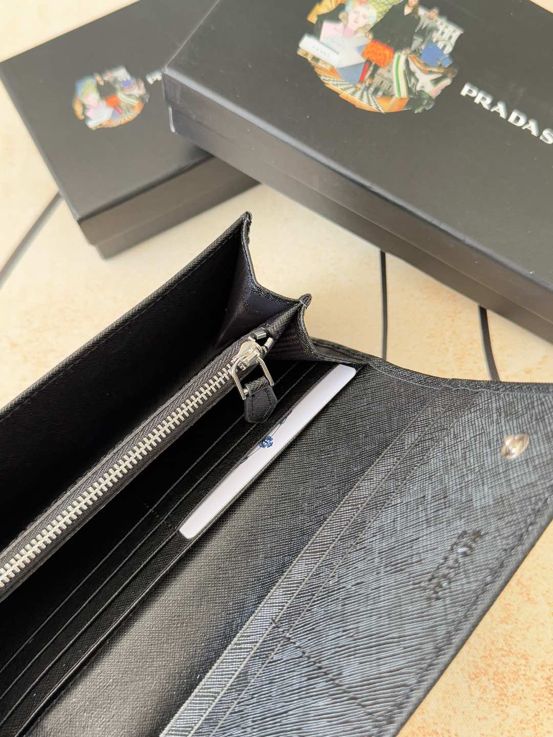 プラダ LM1132 クラシックバック 最高品質