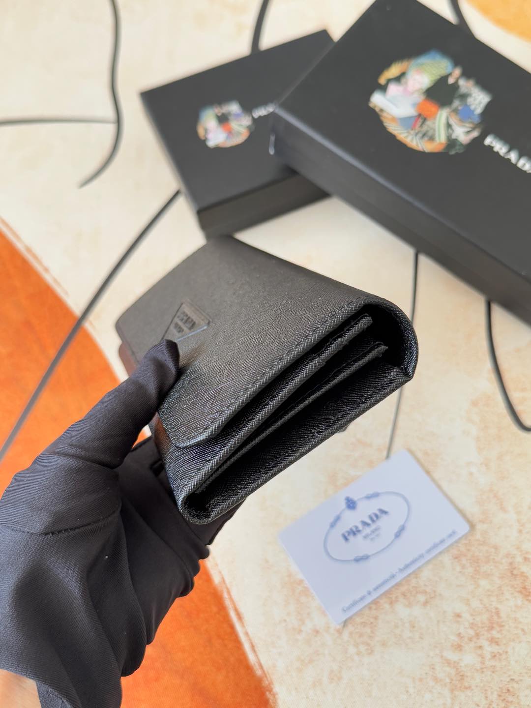 プラダ LM1132 クラシックバック 最高品質