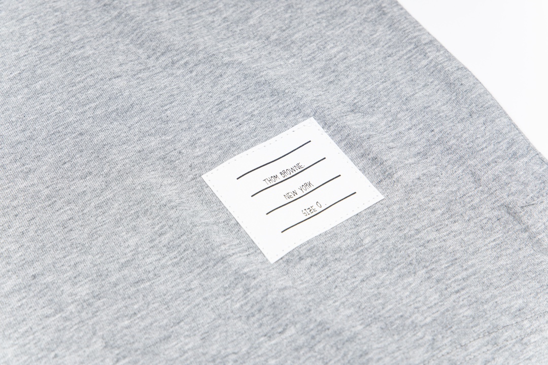 “Thom Browne Summer Lobster Short Sleeves: Soft, Cozy Fabric, Sizes 0-5” - 图片 3
