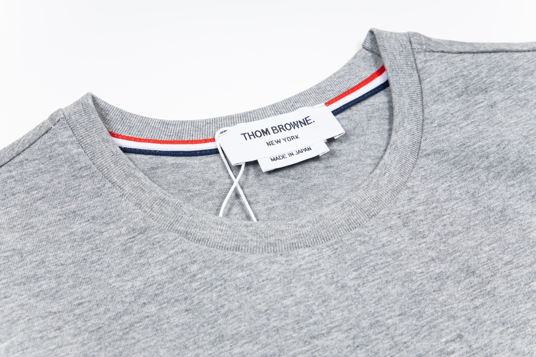 THOM BROWNE TB 24FW Seaboat Stamp Short Sleeves in Pure Cotton Material - 图片 3