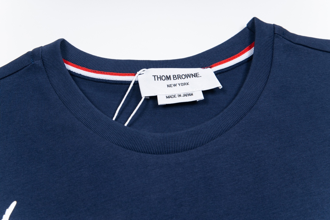 “1980s Inspired Thom Browne Skiing Dog Short Sleeves in Custom Fabrics” - 图片 9