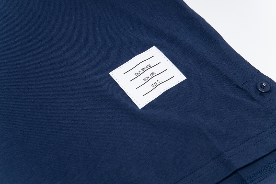“1980s Inspired Thom Browne Skiing Dog Short Sleeves in Custom Fabrics” - 图片 8