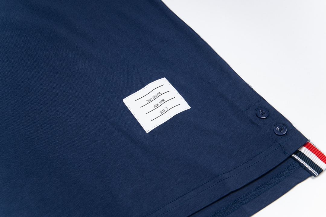 Thom Browne 24SS Dog Embroidered Short Sleeves Inspired by 1980s Fashion & Personalized Comfort - 图片 9