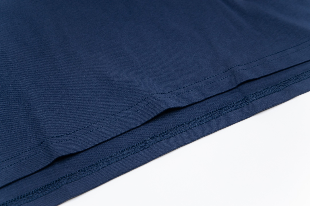 Thom Browne 24SS Dog Embroidered Short Sleeves Inspired by 1980s Fashion & Personalized Comfort - 图片 3