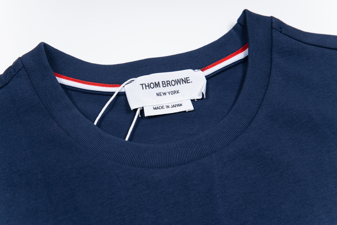 Thom Browne 24SS Dog Embroidered Short Sleeves Inspired by 1980s Fashion & Personalized Comfort - 图片 6