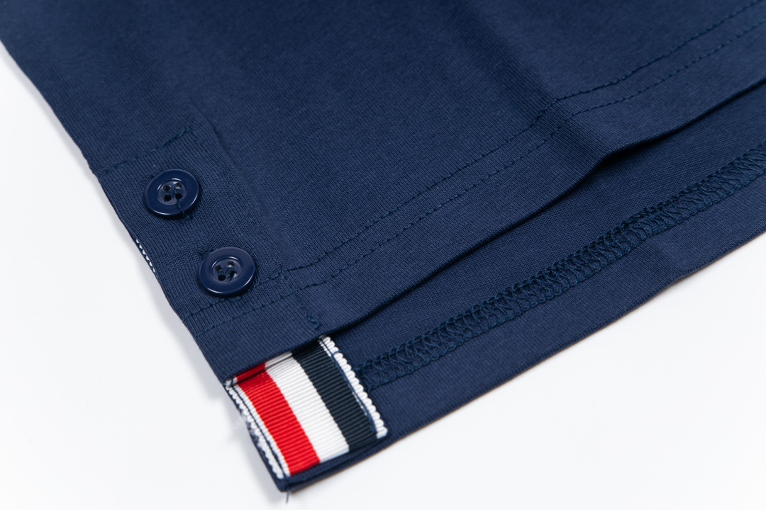 Thom Browne 24SS Dog Embroidered Short Sleeves Inspired by 1980s Fashion & Personalized Comfort - 图片 5