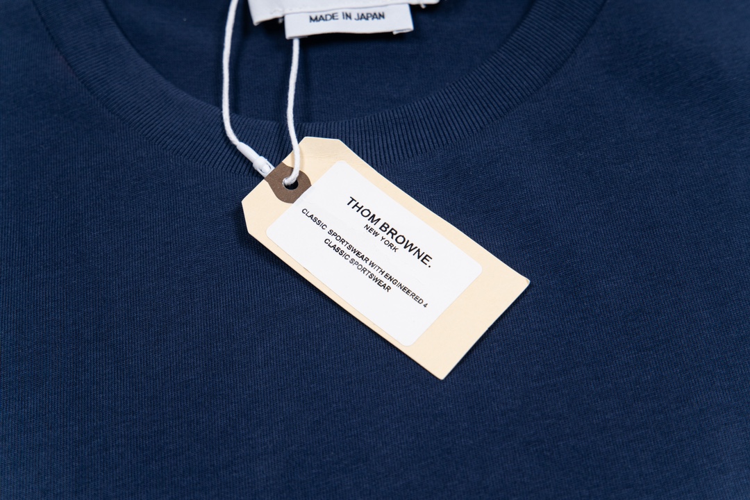 Thom Browne 24SS Dog Embroidered Short Sleeves Inspired by 1980s Fashion & Personalized Comfort - 图片 7