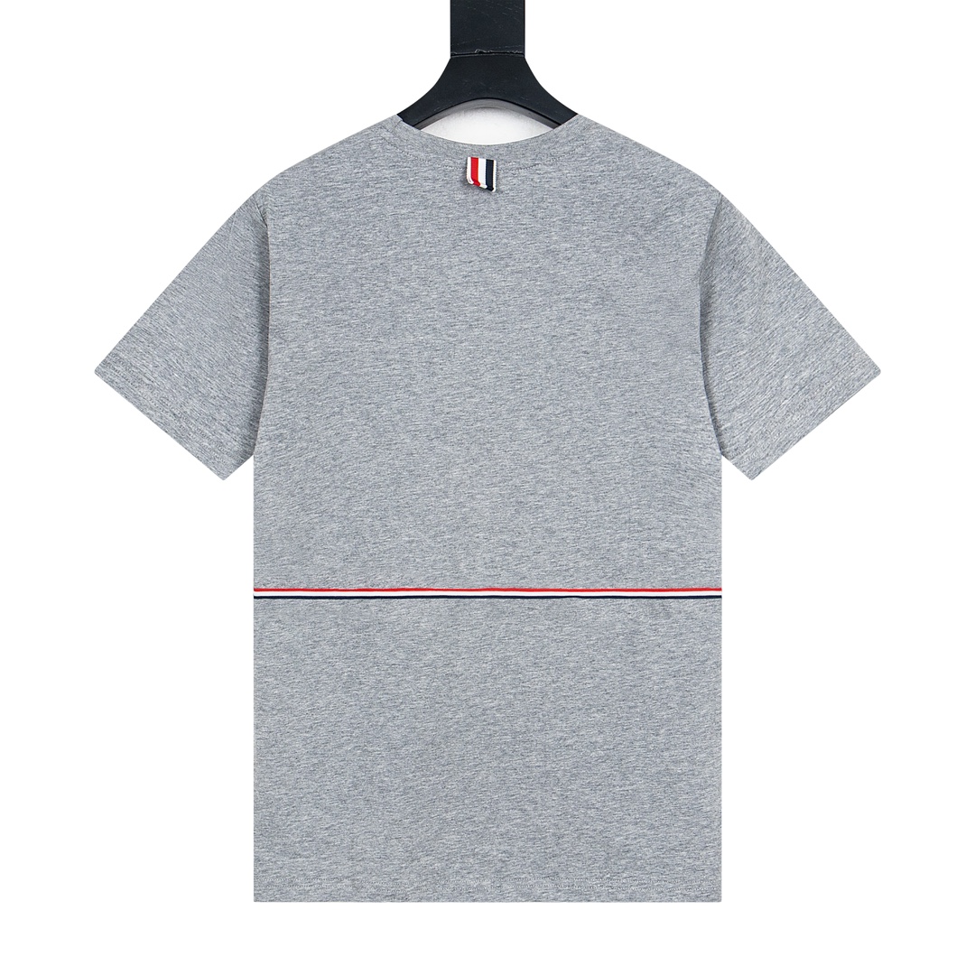 “1980s Inspired Woven Sleeves by Thom Browne – SWY Y729 Collection Summary” - 图片 2
