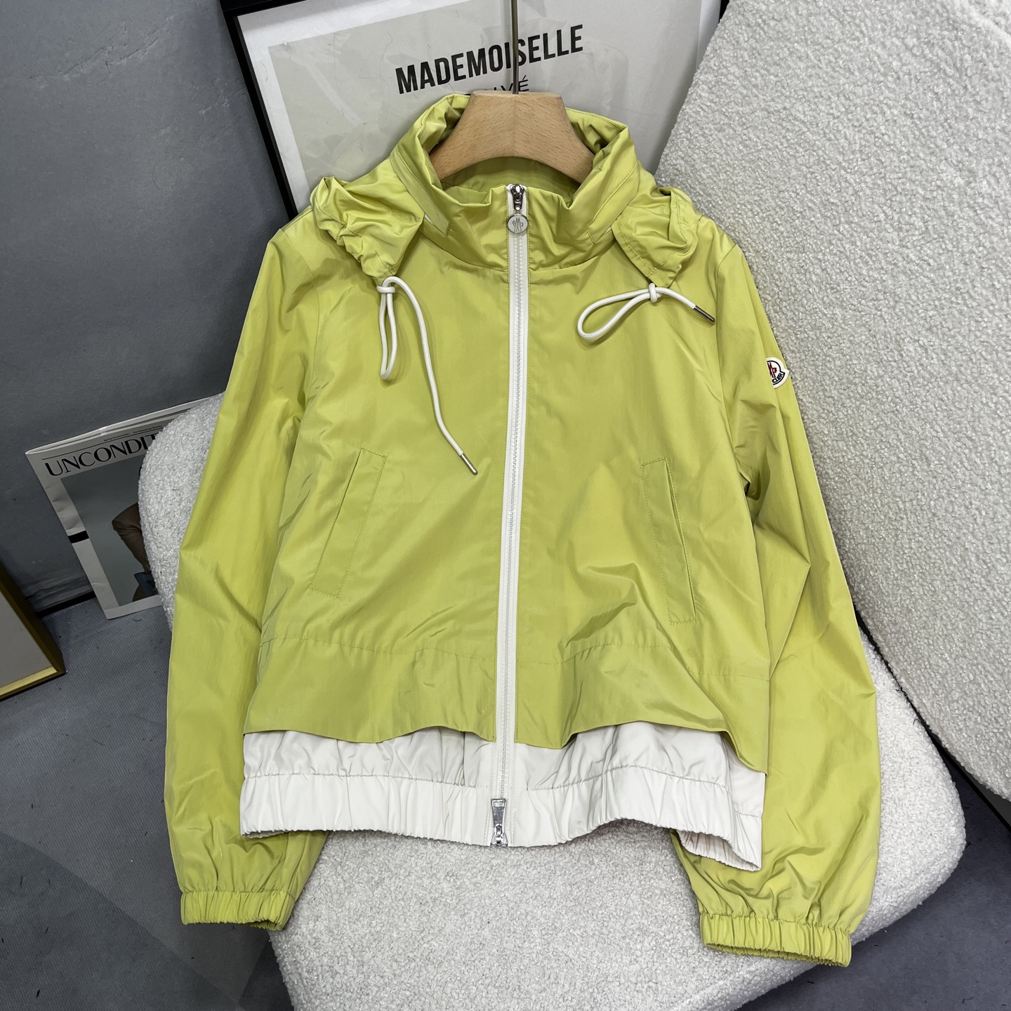 Moncler Sportieve Windjack met Capuchon in Kleurrijk Design