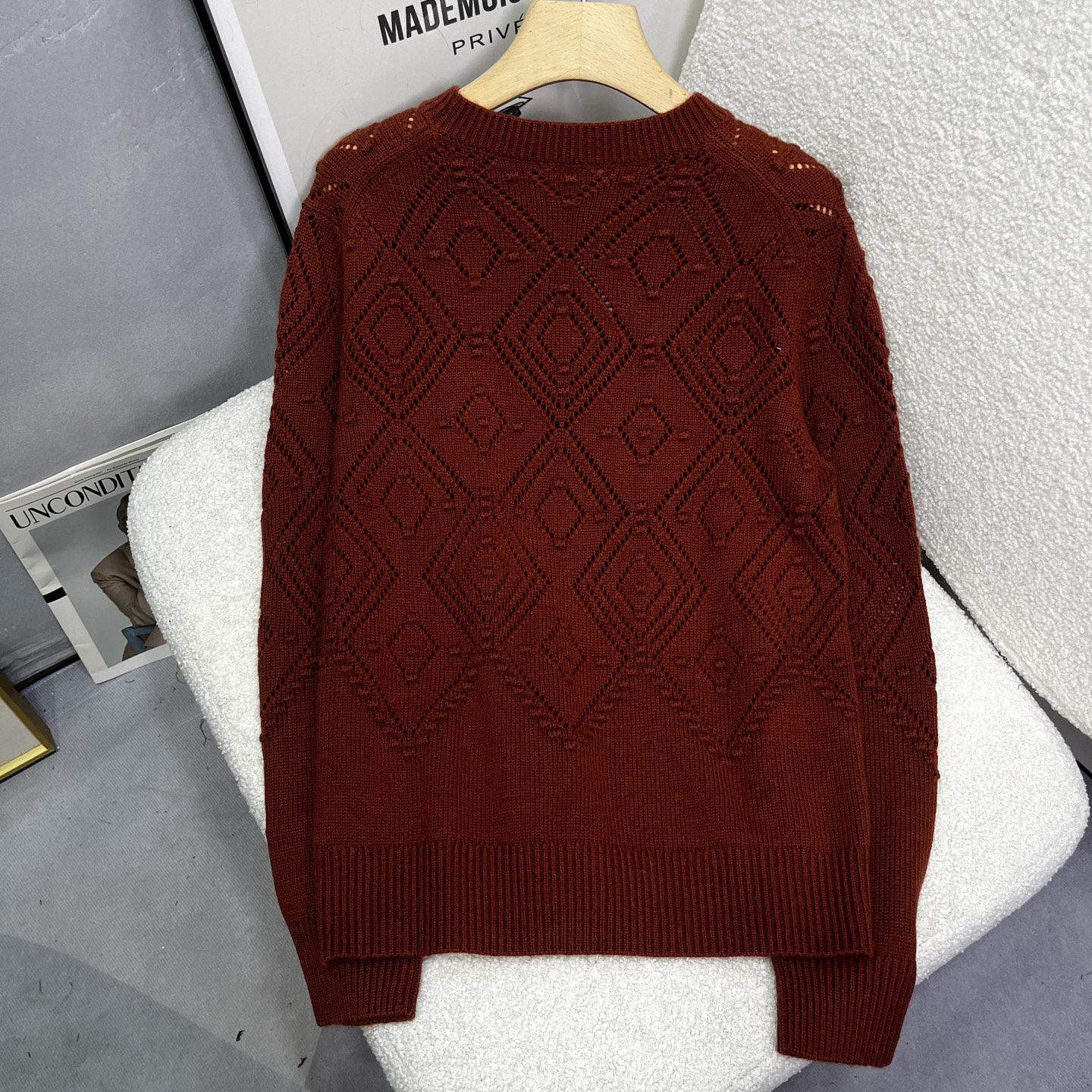 Elegant Women's Cashmere Sweater with Diamond Pattern - Soft & Comfortable 9 i1758267624663 7262 0 8