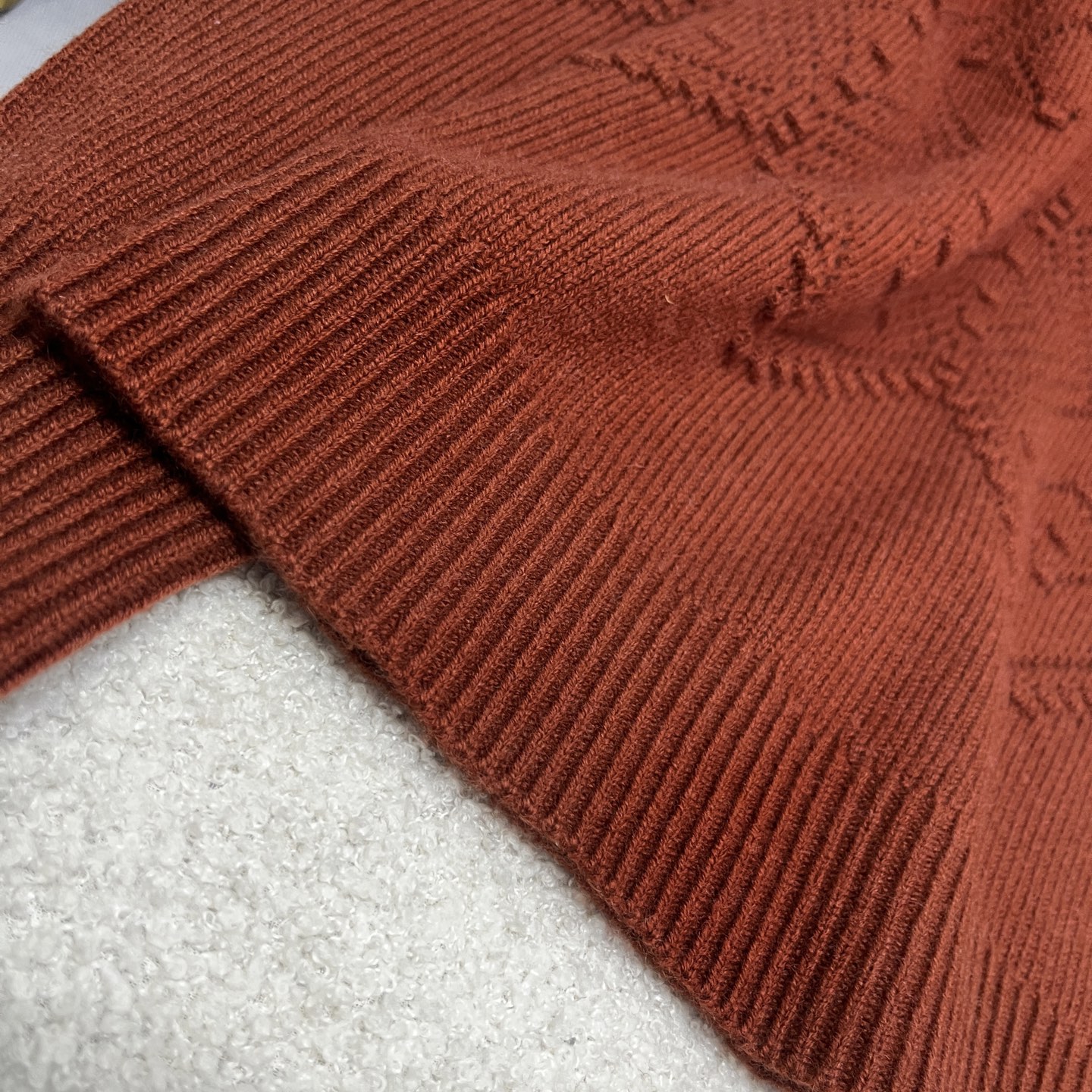 Elegant Women's Cashmere Sweater with Diamond Pattern - Soft & Comfortable 6 i1758267634912 2894 0 4