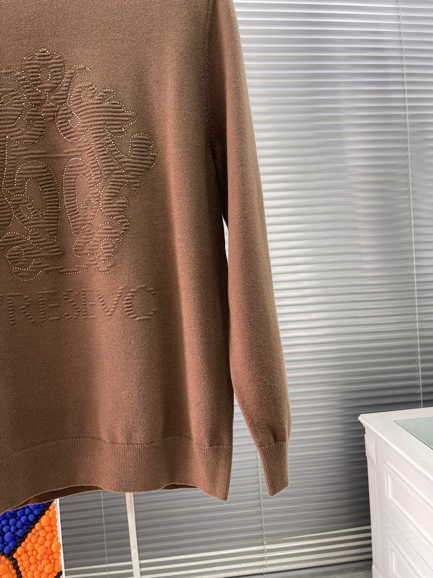 码数L-4XLVERSAC*范思哲2023秋季新款男士长袖毛衣品牌最新设计元素！既不单调也不复杂,恰到好