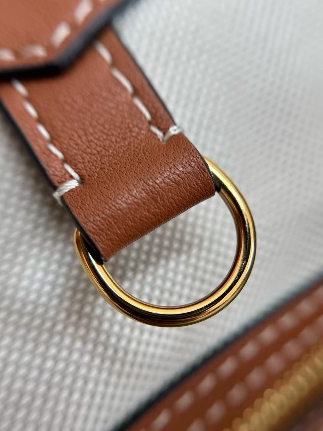 全钢五金材质 非常明显的质感，刻字清晰 五金圆润有度。