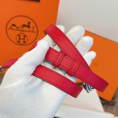 原单. 顶级品质 EPsom小牛皮腰带,搭配金属皮带扣。这款腰带的灵感源自1990年的同名手镯,换新演绎经典Chaine 原单. 顶级品质 EPsom小牛皮腰带,搭配金属皮带扣。这款腰带的灵感源自1990年的同名手镯,换新演绎经典Chaine