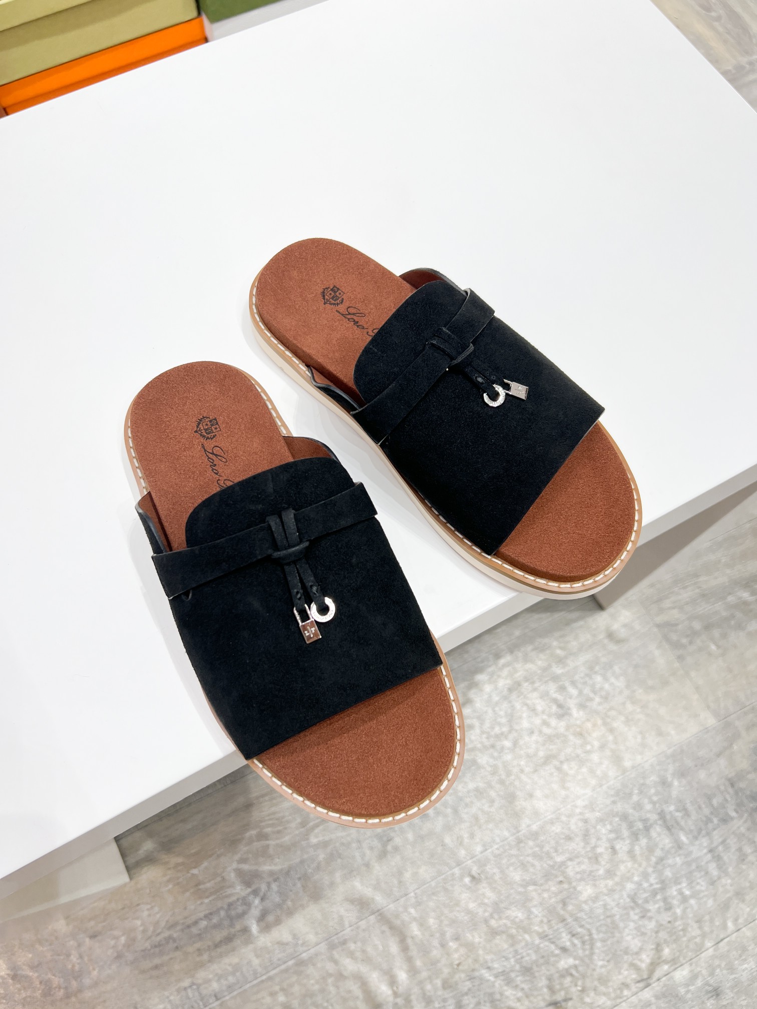 诺悠翩雅 Loro Piana 经典高奢皮鞋鞋履高跟鞋 #11123A0B 3