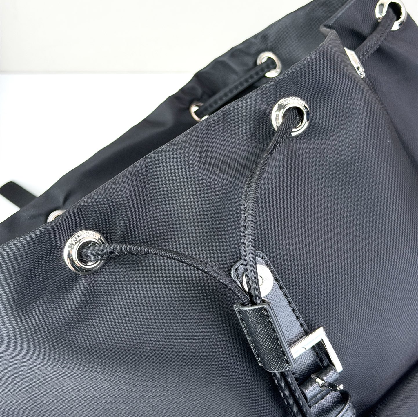 💥超火。的 Prada Re-Nylon 降落伞尼龙双肩包🎒(中号)✅ 材质:采用再生尼 💥超火。的 Prada Re-Nylon 降落伞尼龙双肩包🎒(中号)✅ 材质:采用再生尼