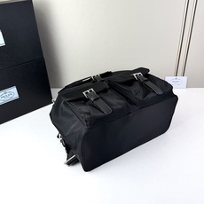 💥超火。的 Prada Re-Nylon 降落伞尼龙双肩包🎒(中号)✅ 材质:采用再生尼 💥超火。的 Prada Re-Nylon 降落伞尼龙双肩包🎒(中号)✅ 材质:采用再生尼