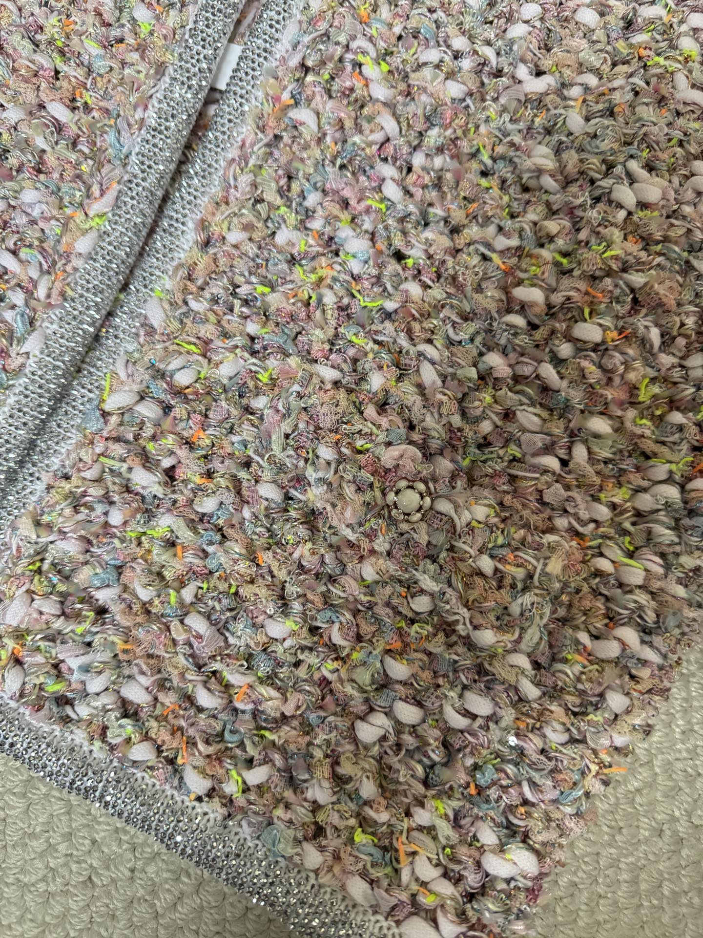 i1754355070191 305 0 6