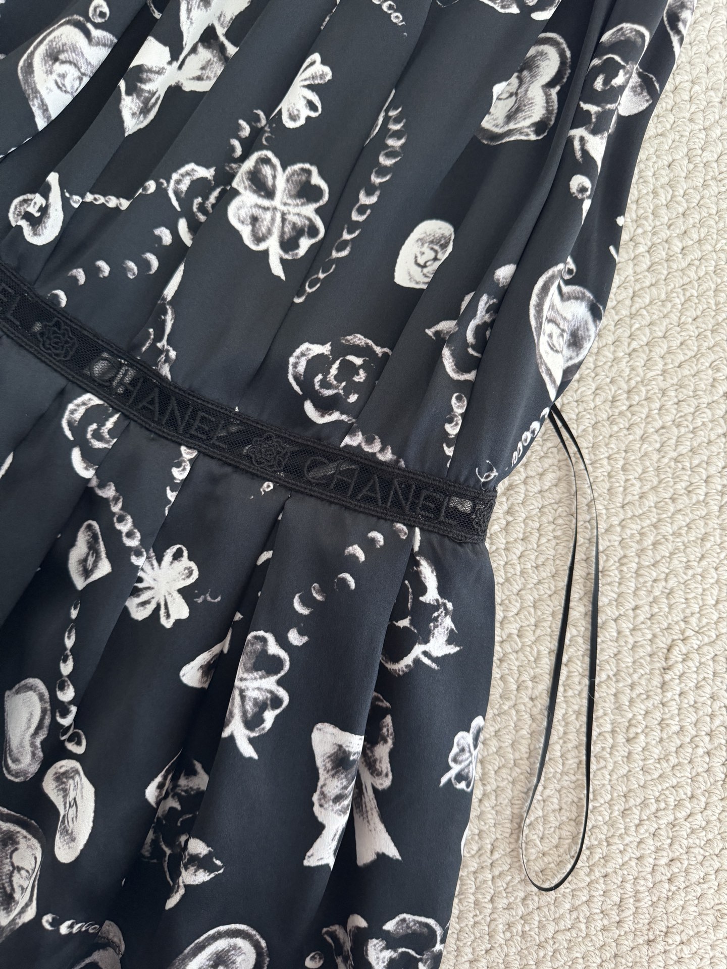 Chanel 25B Silk Halter Dress - Elegant Backless Design & Lace Details 7 i1757033958801 1177 0 5