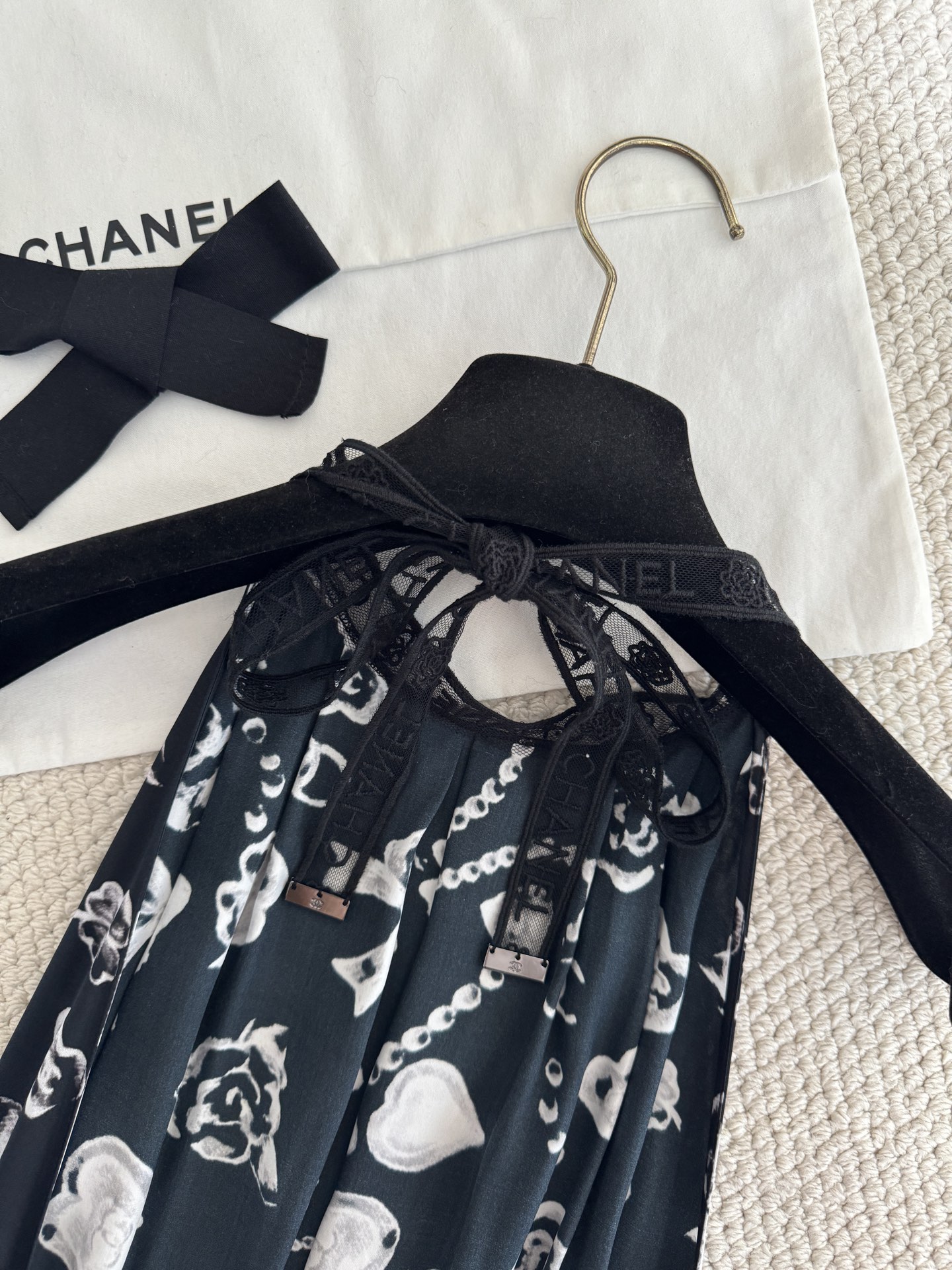 Chanel 25B Silk Halter Dress - Elegant Backless Design & Lace Details 9 i1757033971624 9181 0 7