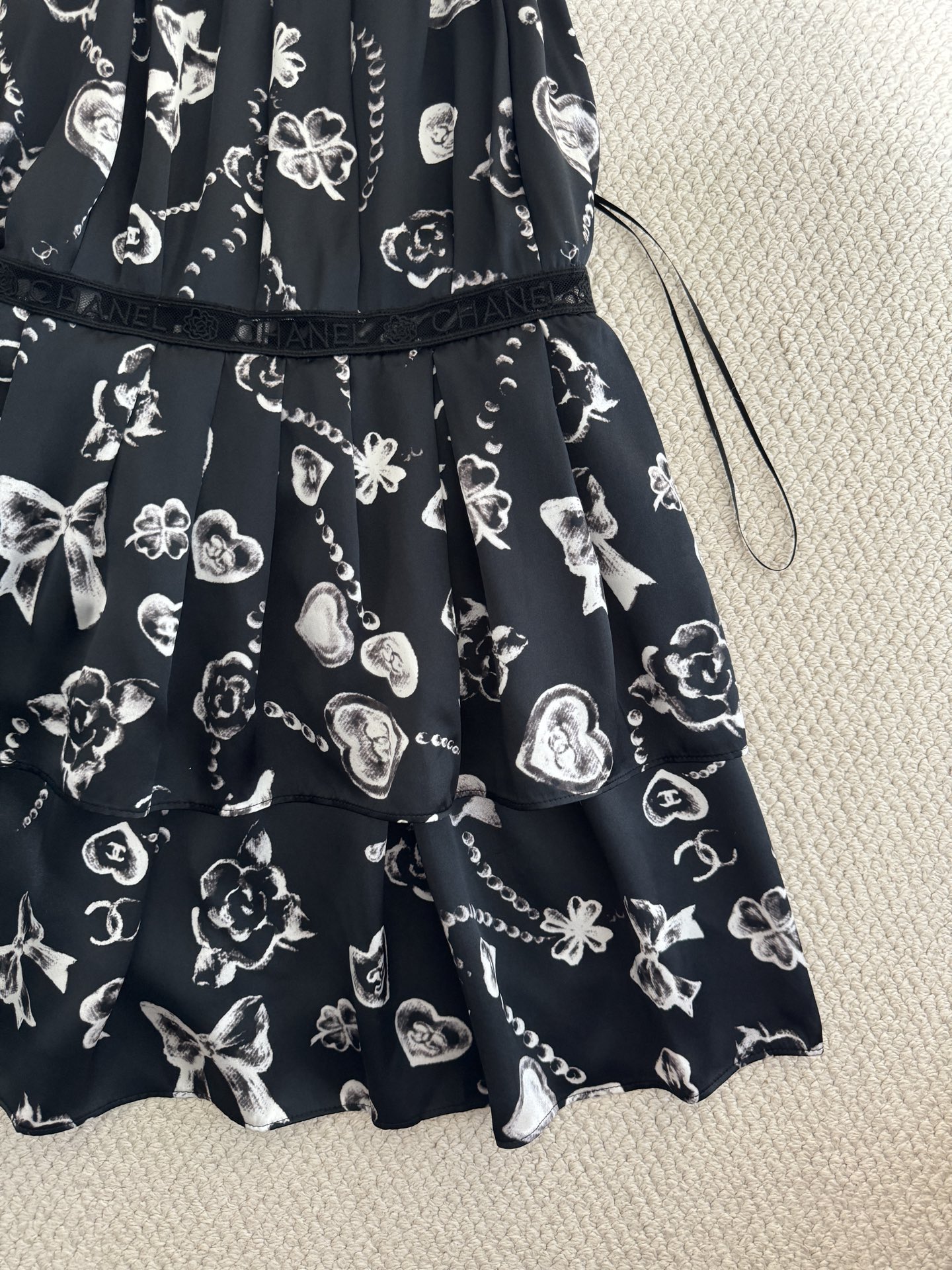 Chanel 25B Silk Halter Dress - Elegant Backless Design & Lace Details 6 i1757033971730 1826 0 4