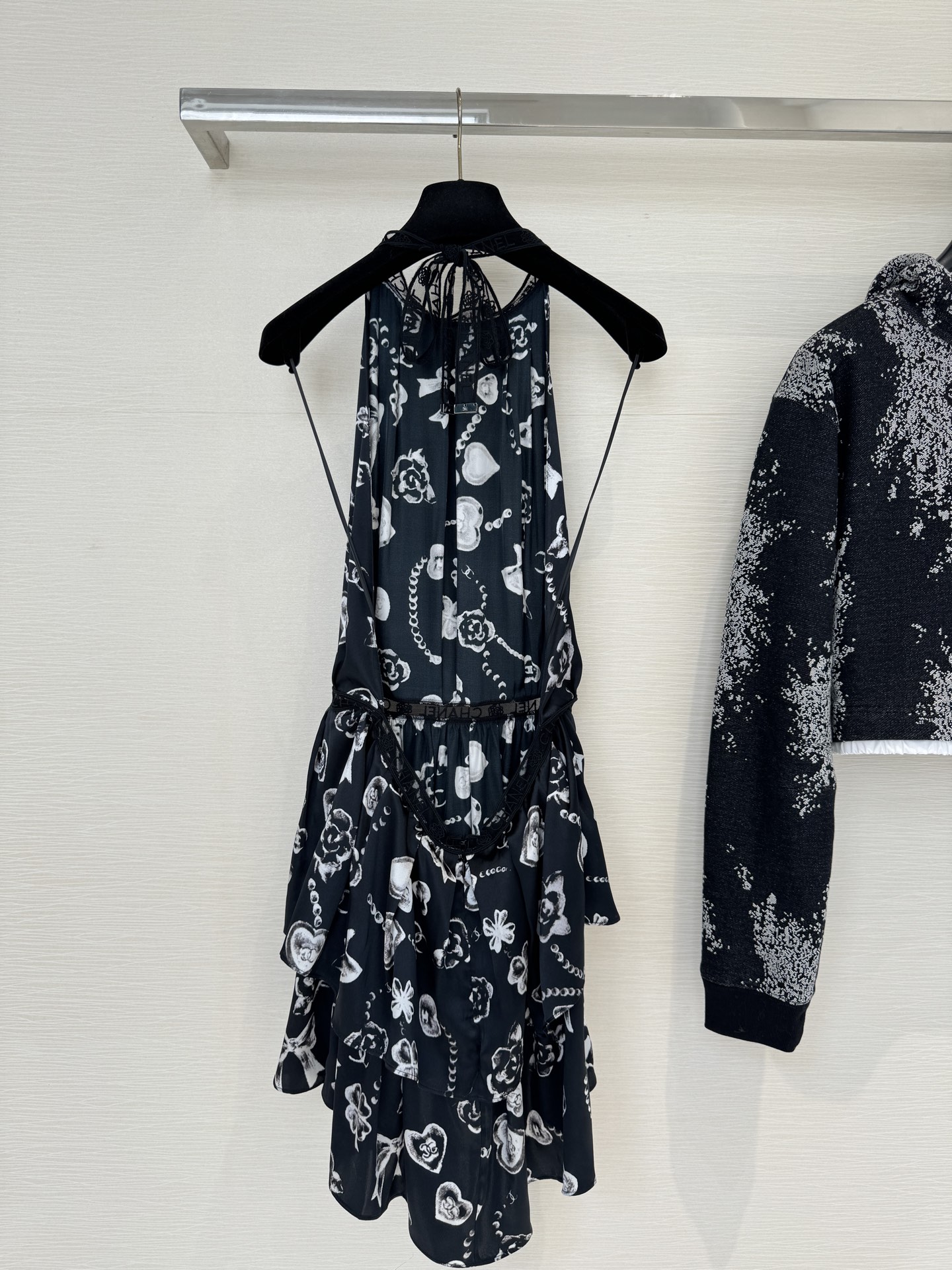 Chanel 25B Silk Halter Dress - Elegant Backless Design & Lace Details 3 i1757033971815 3701 0 1