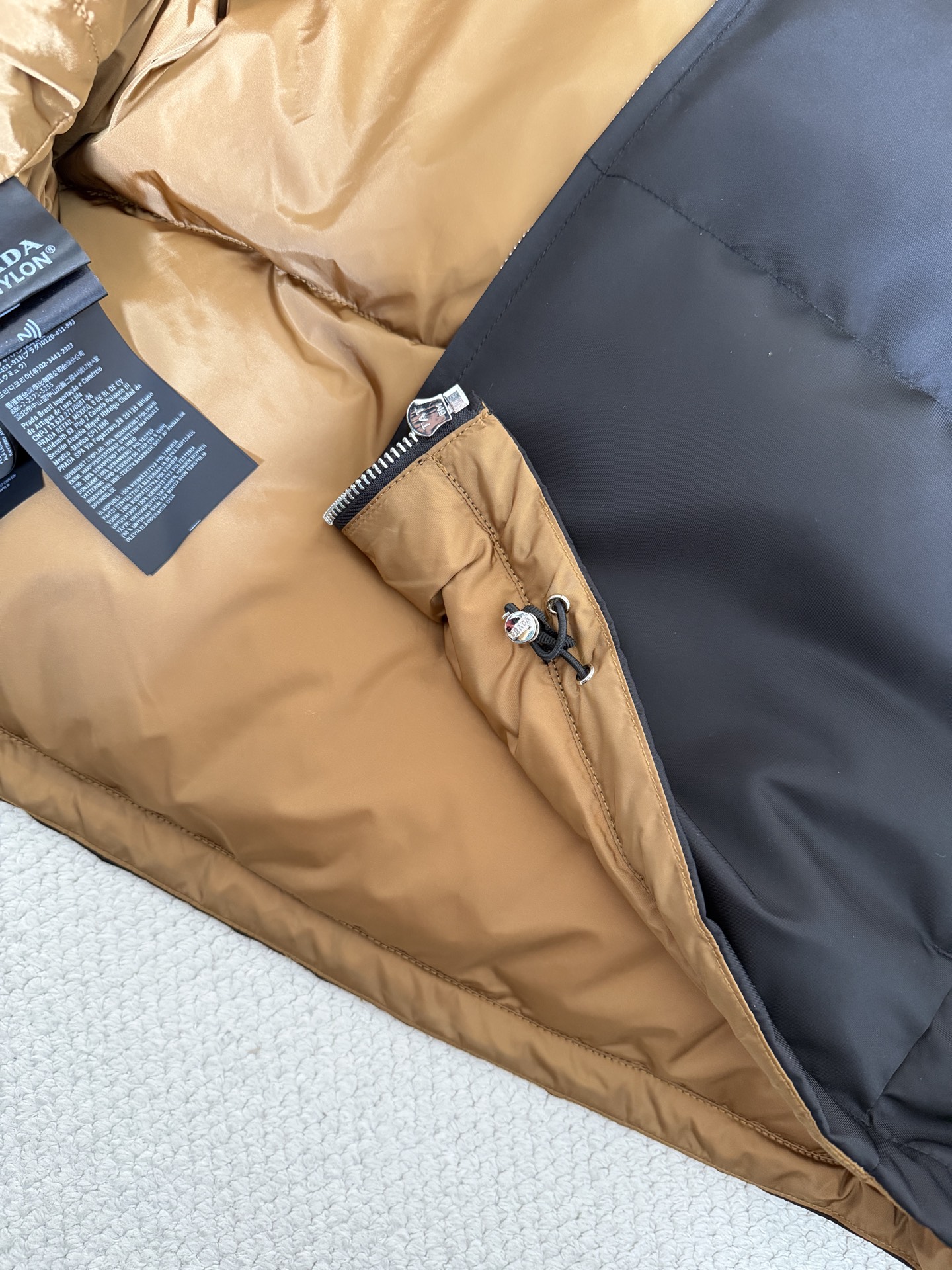 Prada Re-Nylon Padded Hooded Jacket: Lightweight, Waterproof, and Windproof 9 i1765154872938 1722 0 8