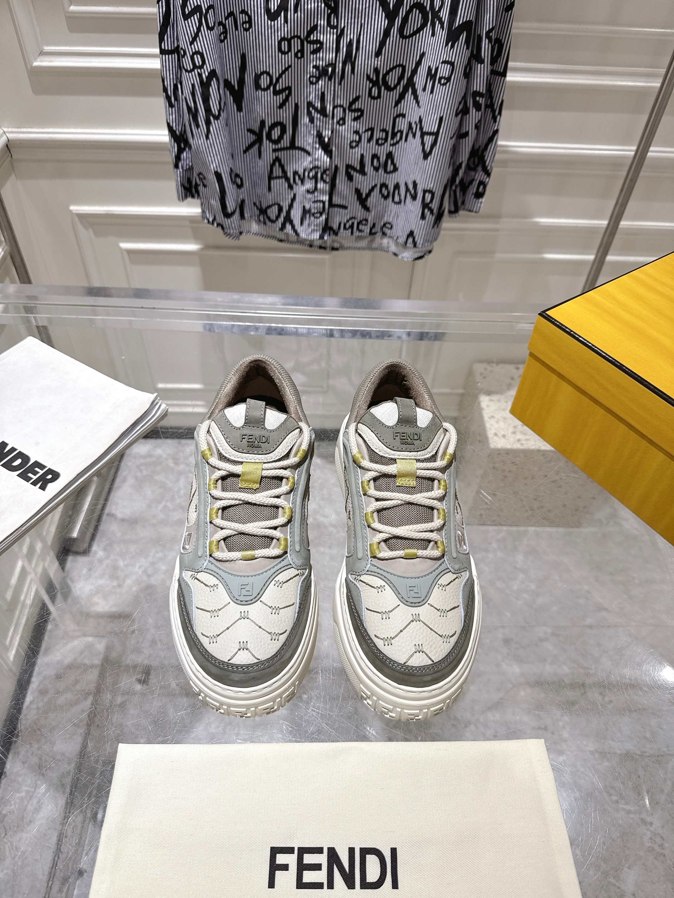 NO:257545,Top version limited to men's model Fendi 2025 new thick-soled sneakers casual shoes. The whole pair of shoes is purchased and developed by Zp, all customized materials, exclusive mold opening sole, all details are shipped together, and even the packaging is the same as the genuine one. [Rose] Size 39-45, casual shoes/sports shoes, fendi, sneakers19860909顶级版本限男款 Fendi 2025新款厚底运动鞋 休闲鞋整双鞋子采购Zp开发打造,全部定制材料,独家开模大底,细节全部对版出货,连包装也做到跟正品一样.[玫瑰]码数39-45,休闲鞋/运动鞋,fendi,sneakers,Women's Shoes