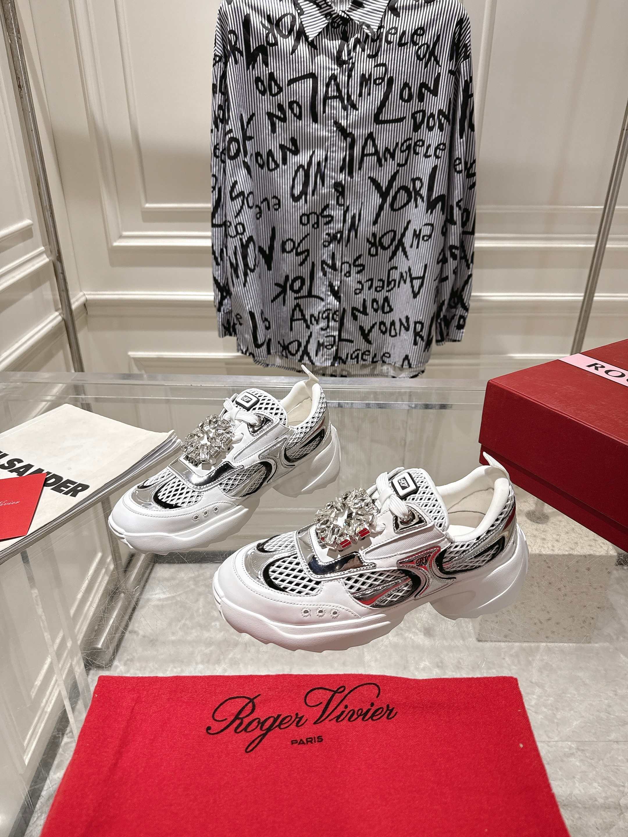 Limited Edition P8500 RV2025 Diamond-Deductible Sneakers with Custom Materials - 图片 1