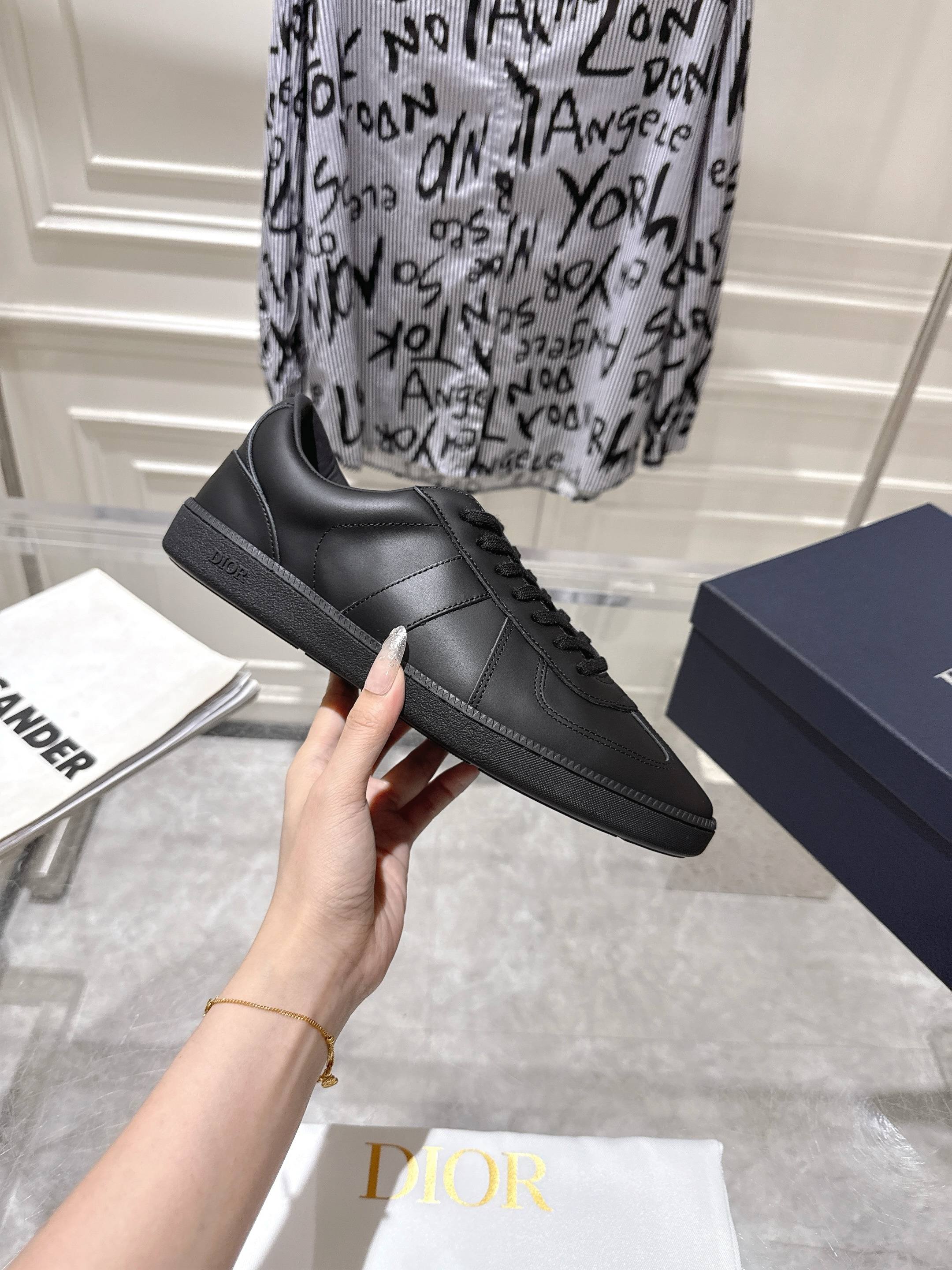 NO:383843,Top version Latest B01 series Matchpoint couple style German training shoes Casual sports shoes The whole pair of shoes is purchased and developed by Zp, all customized materials, exclusive mold opening sole, details are shipped together, and even the packaging is the same as the genuine one. Original imported cowhide material, soft and comfortable sheepskin original mold opening and non-slip TPU sole Size 35-45 [Men and female size], casual shoes/sports shoes, sneakers, cowhide, sheepskin19860909顶级版 最新B01系列 Matchpoint 情侣款 德训鞋 休闲 运动鞋 整双鞋子采购Zp开发打造,全部定制材料,独家开模大底,细节全部对版出货,连包装也做到跟正品一样. 原版进口头层牛皮材料 柔软舒适羊皮里 原版开模防滑TPU底 尺码35-45 [男女码],休闲鞋/运动鞋,sneakers,cowhide,sheepskin,Women's Shoes