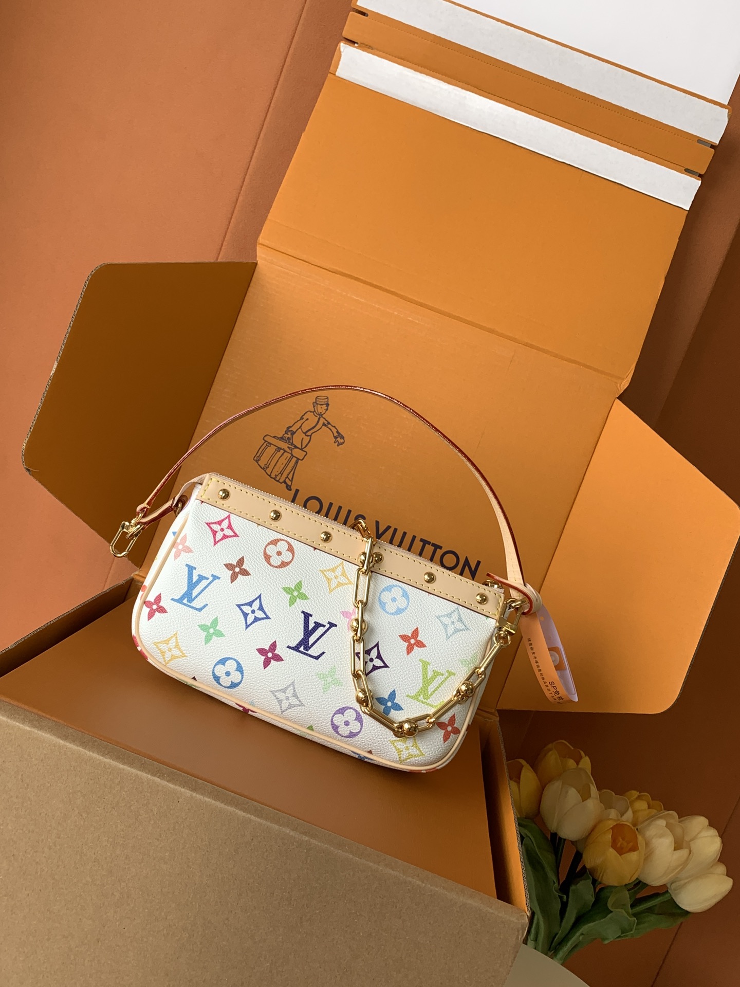 Louis Vuitton 全钢M13404 本款Pochette Accessoires手袋取材涂层帆布