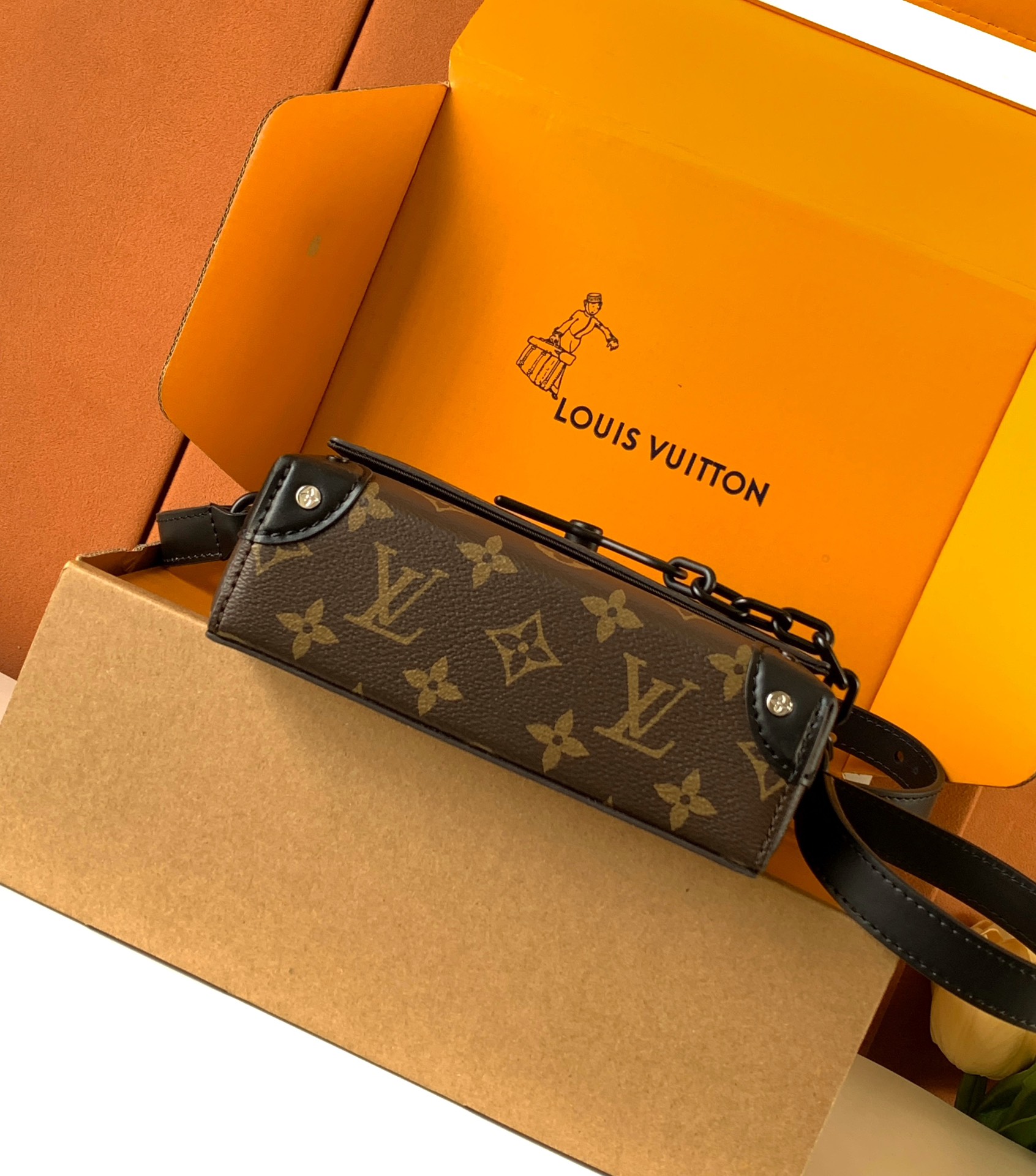 Louis Vuitton 独家首发型号：M83613 全钢正版（动态码）品质提升． 同步 动态电子芯片、礼品袋、保护纸