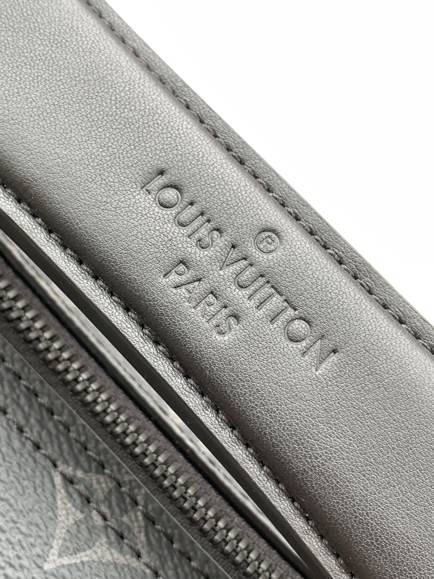 Louis Vuitton 独家首发型号：M46796【 全钢】Soft Polochon PM皮料是 代 意大利A级皮料