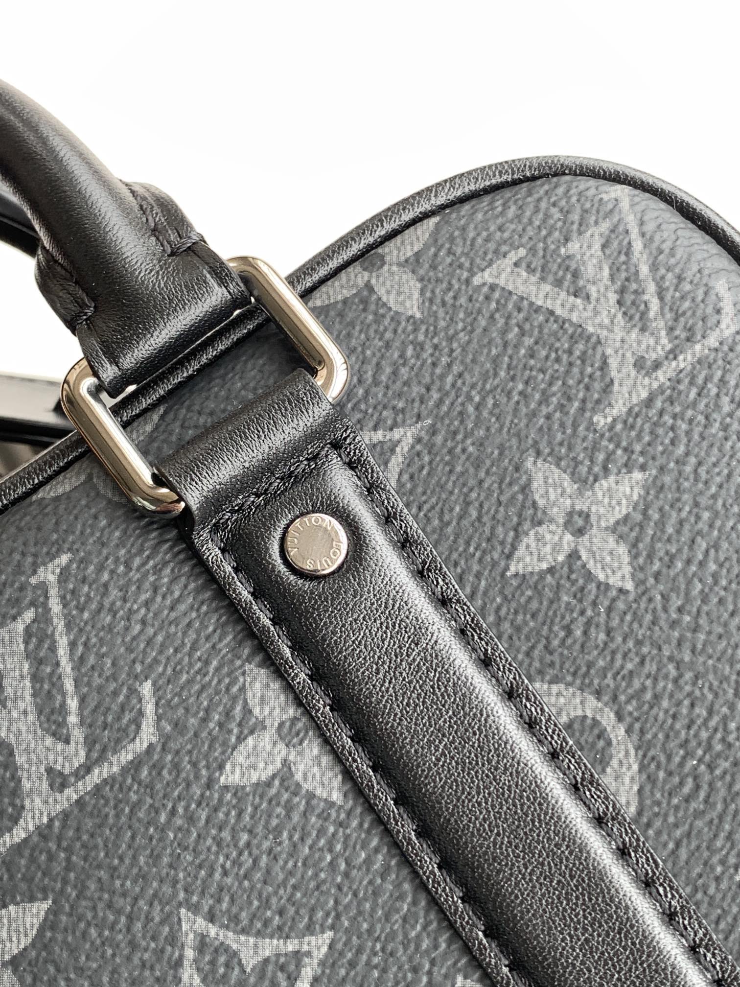 Louis Vuitton 独家首发型号:M82770【 全钢】皮料是 代 意大利A级菱形皮料 同步变码芯片