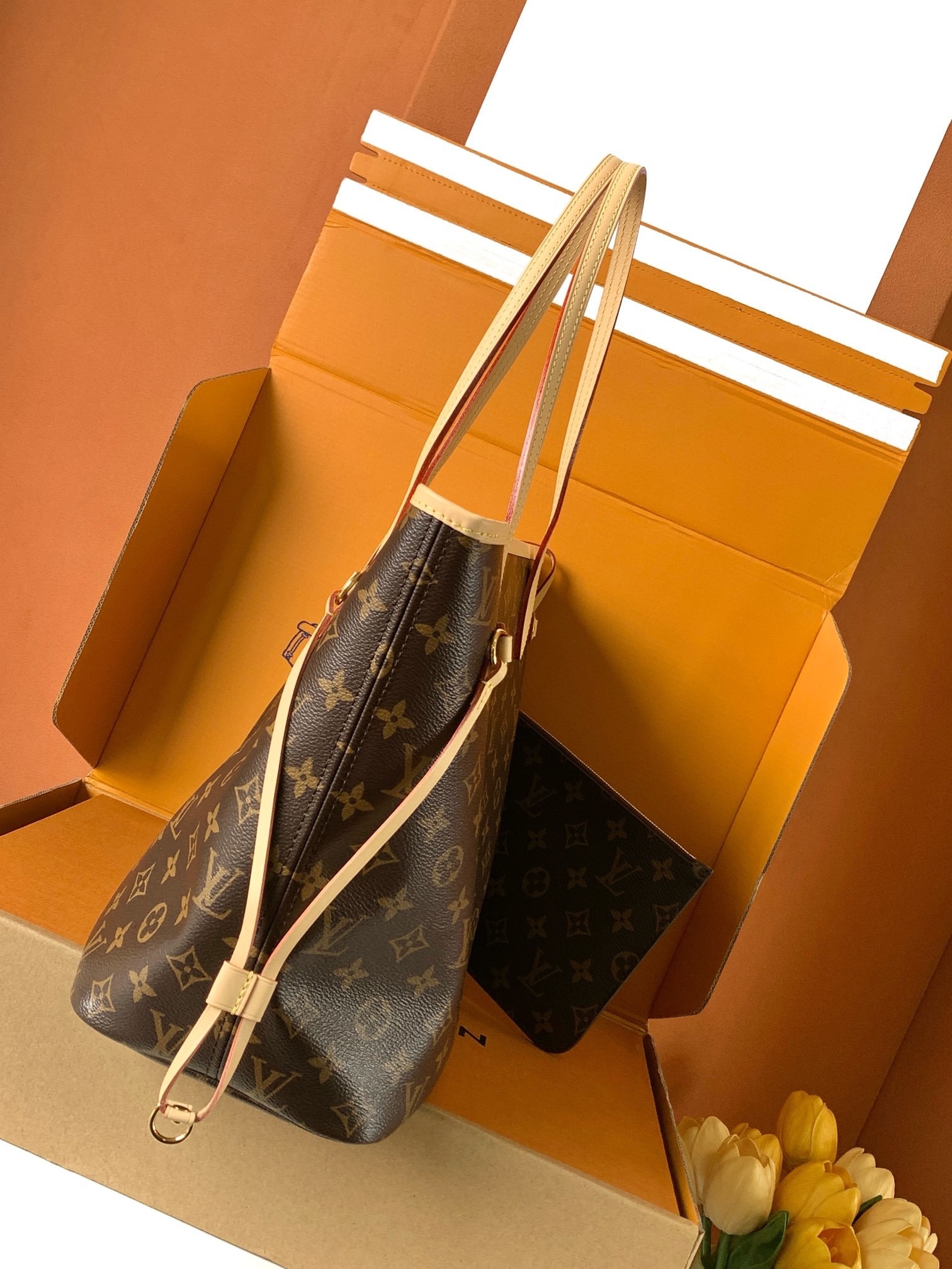 Neverfull 中号手袋【特级加强版】型号: M46975 M40995 M46975皮料: 是意大