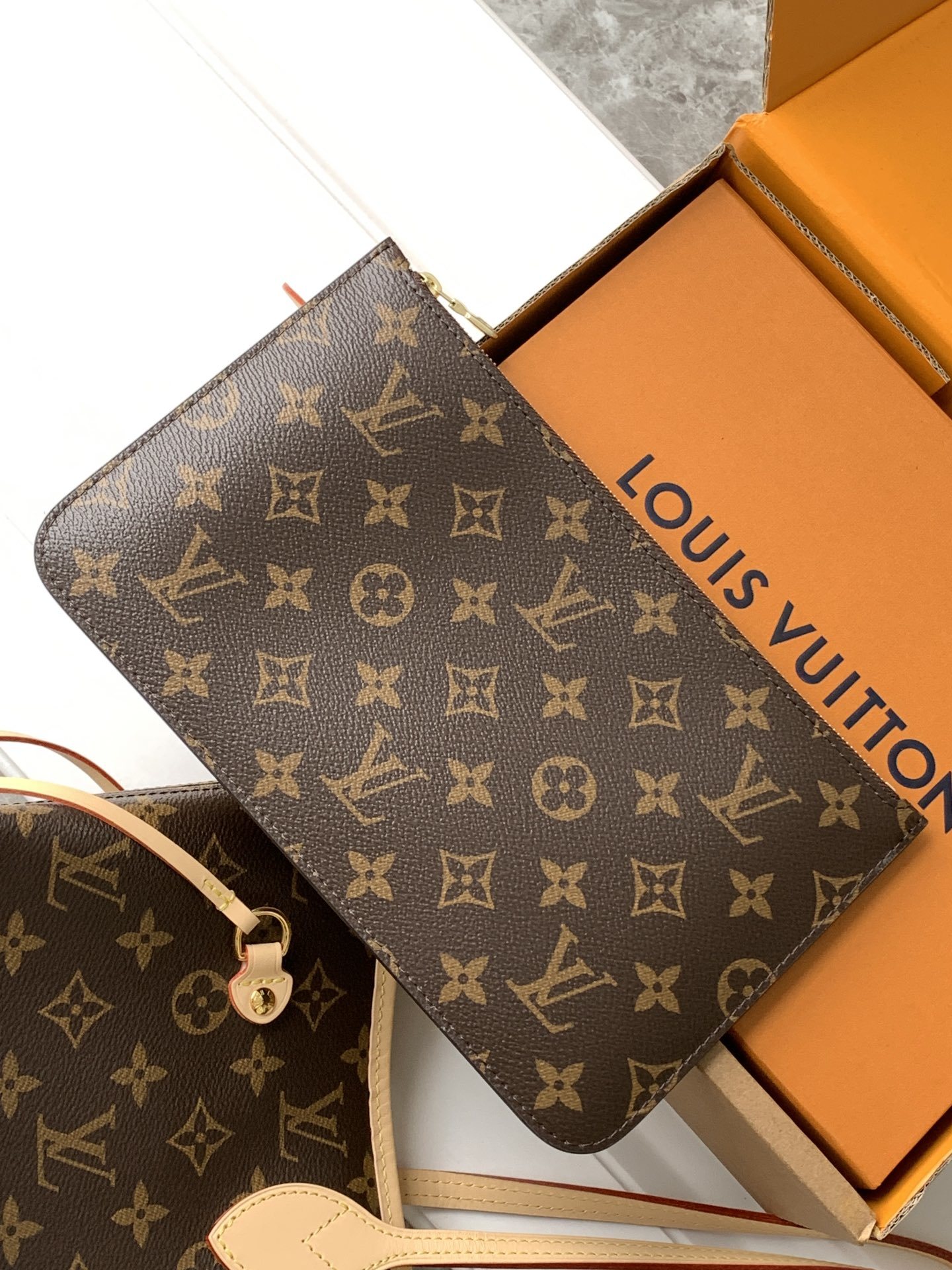 Neverfull 中号手袋【特级加强版】型号: M46975 M40995 M46975皮料: 是意大