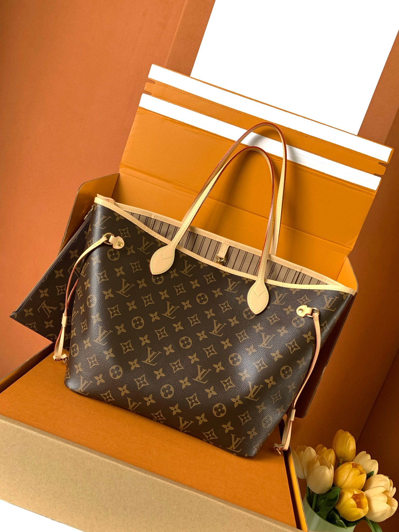Neverfull 中号手袋【特级加强版】型号: M46975 M40995 M46975皮料: 是意大