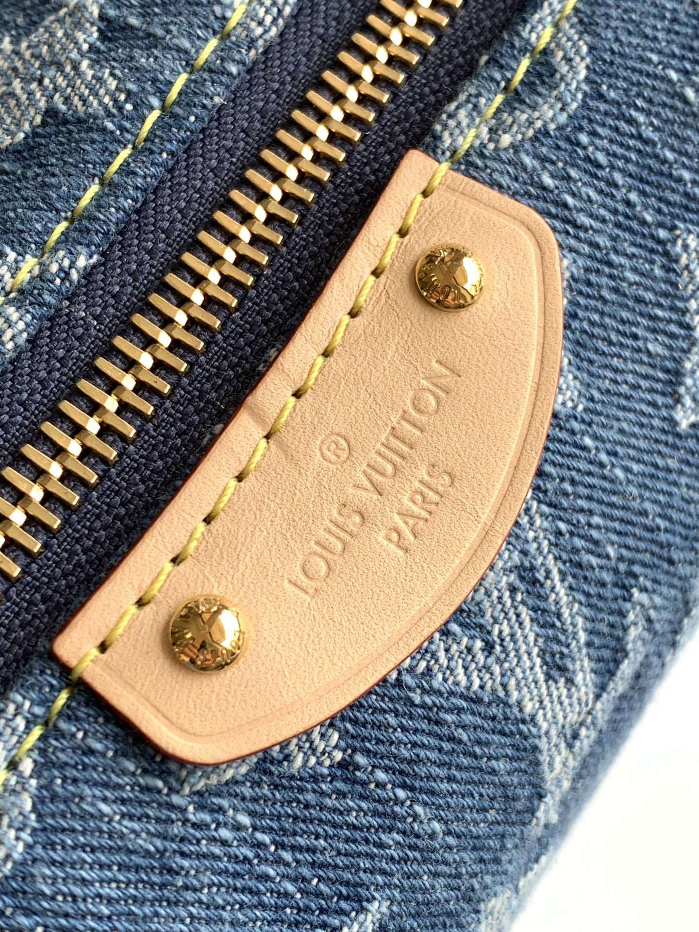 【特级MB牛仔布】HILLS POCHETTE 手拿包型号:M82949材料:A+级全钢五金,进口高弹面